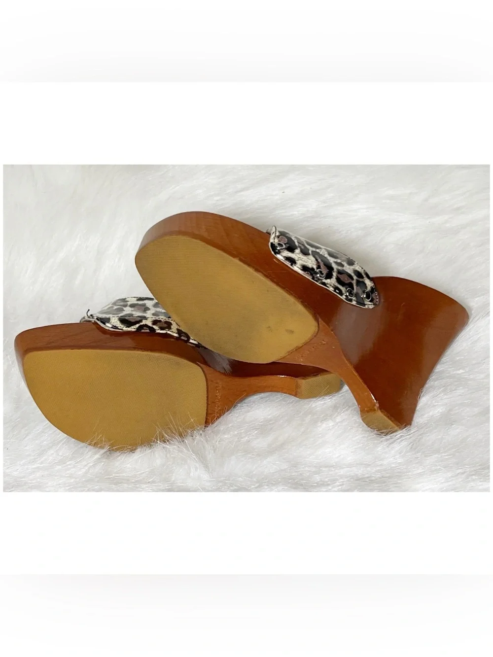Stuart Weitzman Vintage Leopard Print Wooden Y2K/90’s Flawless Wedges Size 6.5